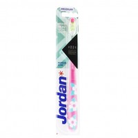 JORDAN / ДЖОРДАН Дизайнерська зубна щітка Jordan Individual Clean (середня)